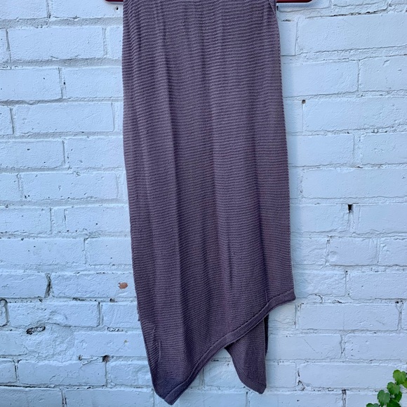 ✨Free Add-On✨ H&M Divided Knitted Scarf - Picture 2 of 3